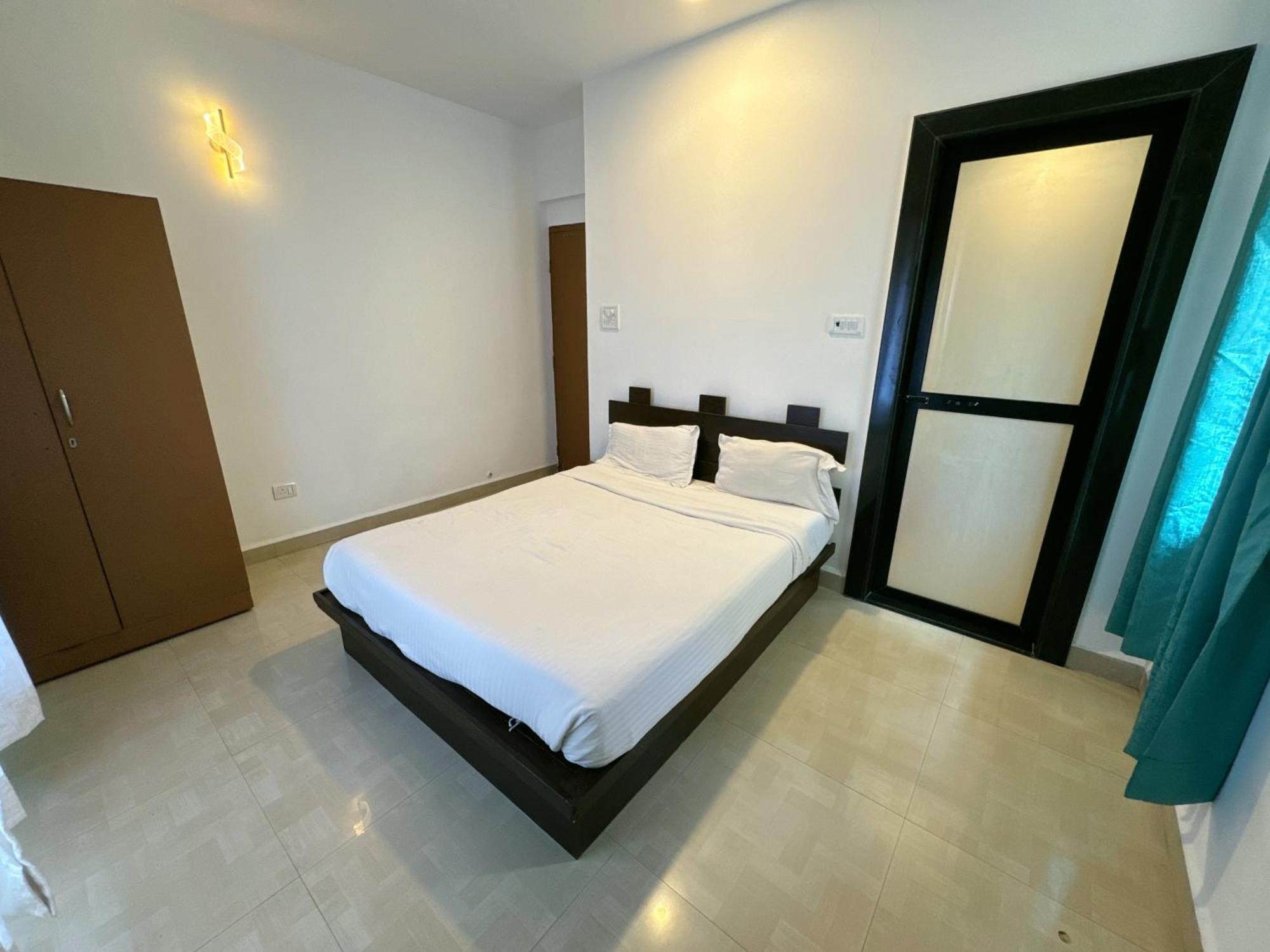 Yoyo Goa, The Apartment Hotel Vagator Buitenkant foto